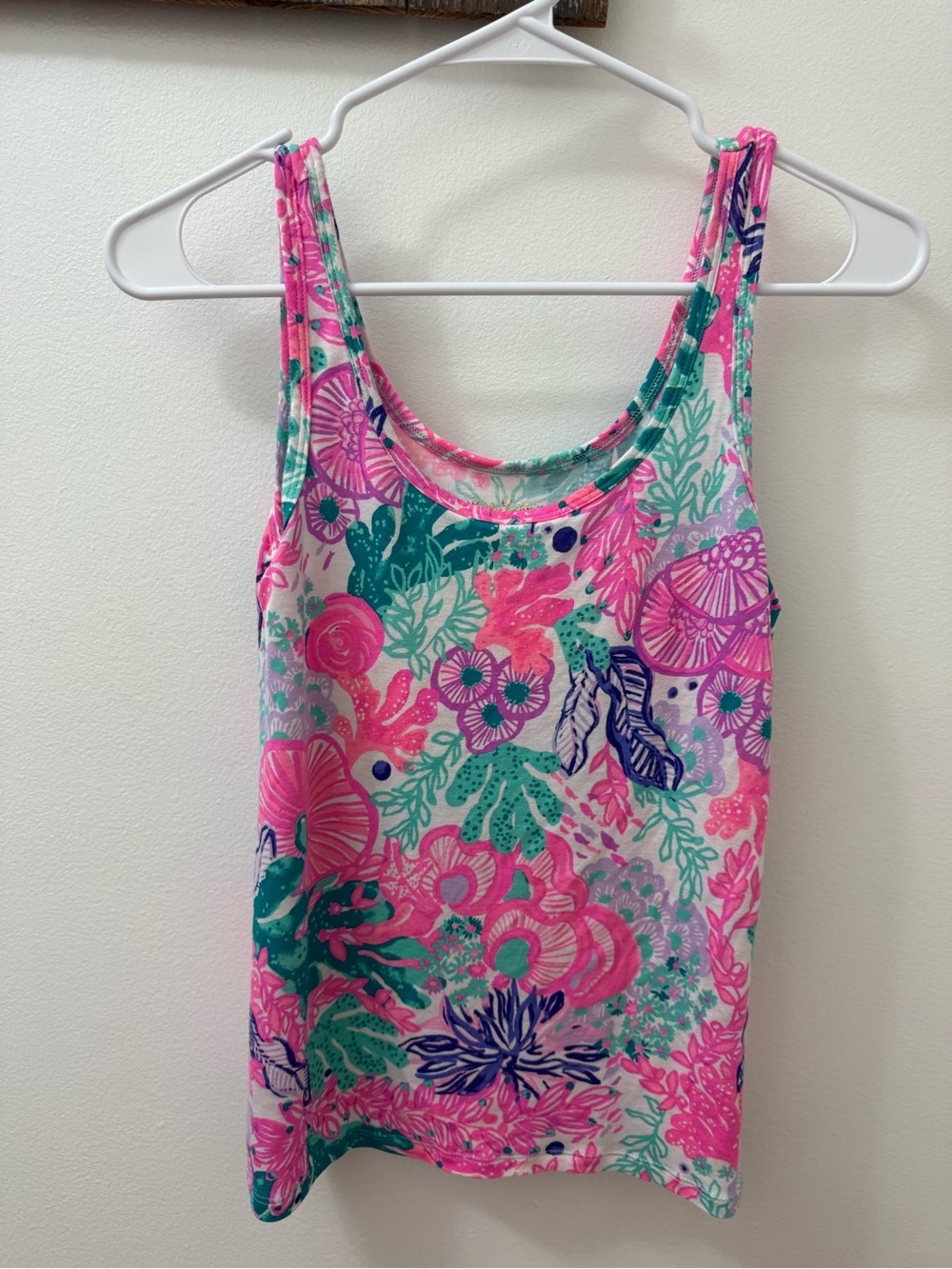Lilly Pulitzer PJ Tank Top
Seaside Carnivale
Size XXS